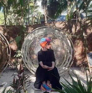 Meet your Posher, Lama